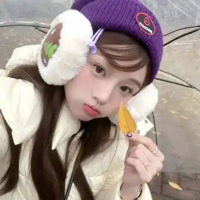 钟由希